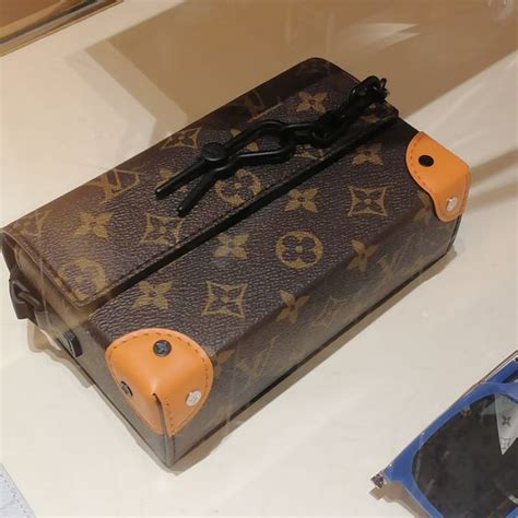 louis vuitton corporate customer service|louis vuitton number lookup.